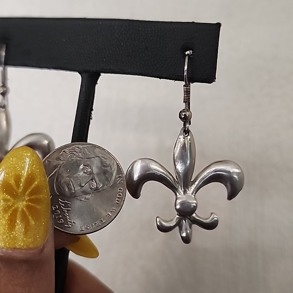 Silver Steel Fleur-de-Lis Dangling Hook Earrings Hand Crafted - Picture 6 of 6